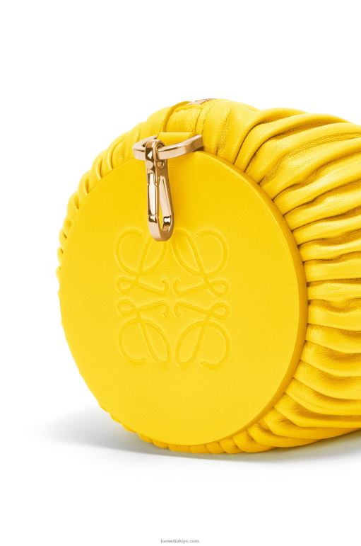 Loewe Nappa dana derisinden bileklik kesesi 02600589 kadınlar limon