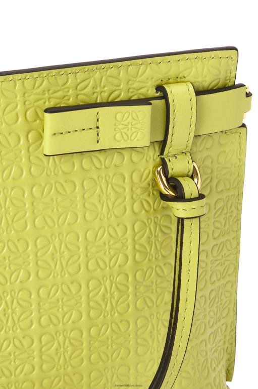 Loewe kabartmalı ipek dana derisinden mini tekrar t kese 02600556 kadınlar limon sarısı