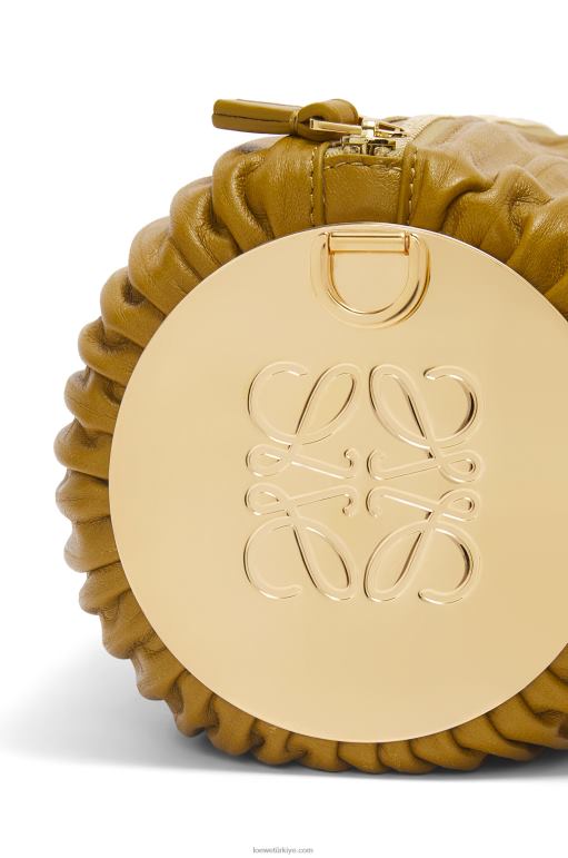 Loewe napa dana derisi ve pirinçten bileklik kesesi 02600624 kadınlar okra