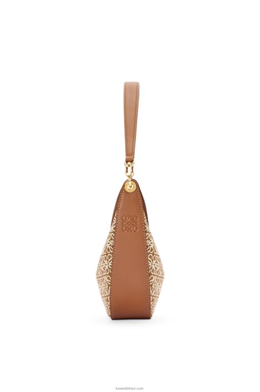 Loewe anagram jakarlı ve klasik dana derisinden küçük luna çantası 02600492 kadınlar bronzluk / ceviz
