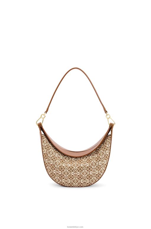 Loewe anagram jakarlı ve klasik dana derisinden küçük luna çantası 02600492 kadınlar bronzluk / ceviz