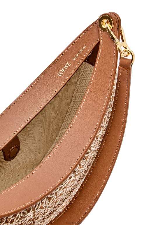 Loewe anagram jakarlı ve klasik dana derisinden küçük luna çantası 02600492 kadınlar bronzluk / ceviz