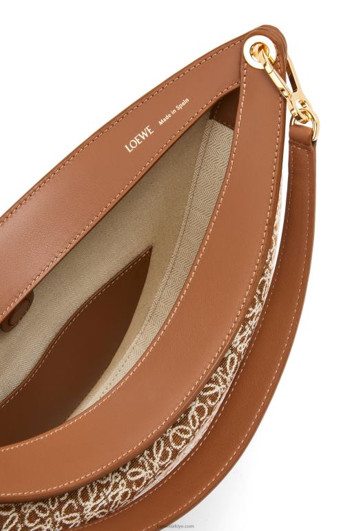 Loewe anagram jakarlı ve klasik dana derisinden luna çantası 02600512 kadınlar bronzluk / ceviz