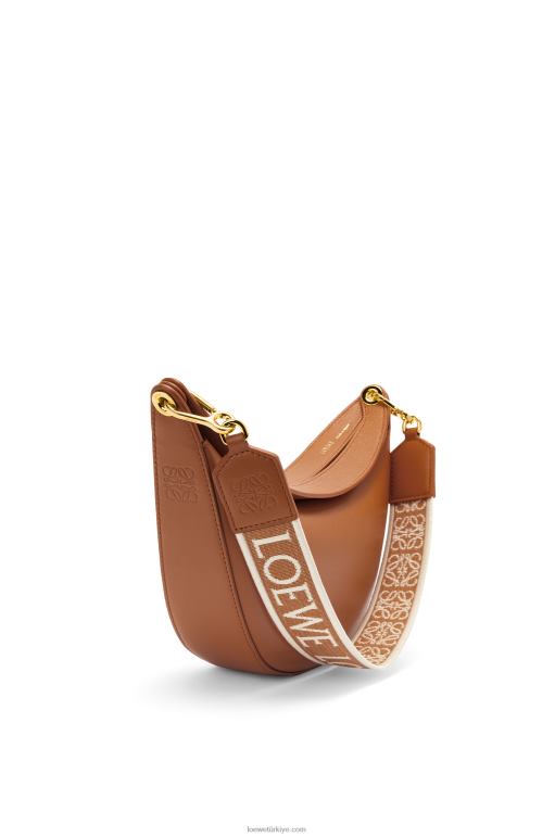 Loewe saten dana derisi ve jakarlı küçük luna çantası 02600452 kadınlar ceviz