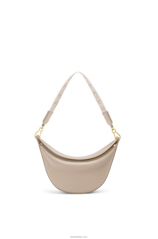Loewe saten dana derisi ve jakarlı küçük luna çantası 02600475 kadınlar hafif yulaf