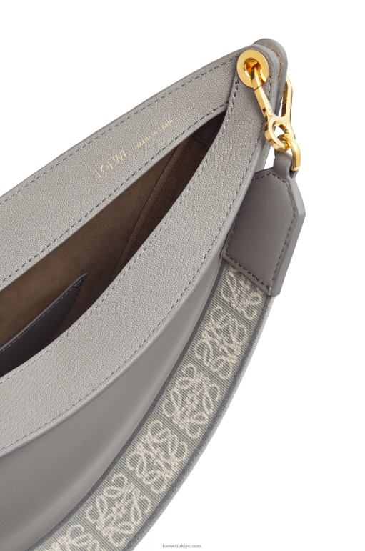 Loewe saten dana derisi ve jakarlı luna çanta 02600533 kadınlar inci grisi
