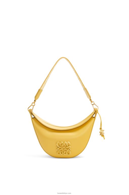 Loewe saten dana derisinden küçük luna 02600454 kadınlar soluk sarı sır