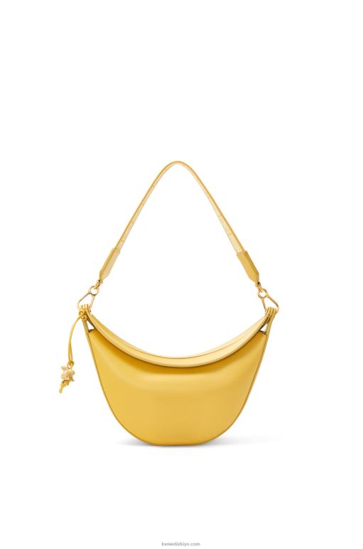 Loewe saten dana derisinden küçük luna 02600454 kadınlar soluk sarı sır