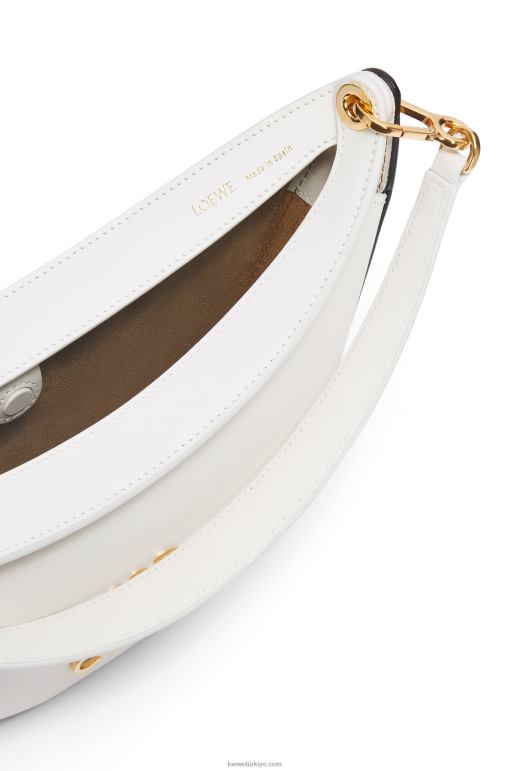 Loewe saten dana derisinden küçük luna çanta 02600449 kadınlar yumuşak beyaz/doğal