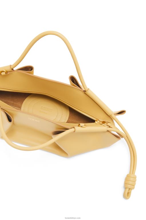 Loewe parlak napa dana derisinden küçük paseo çanta 02600351 kadınlar koyu tereyağı