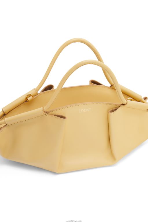 Loewe parlak napa dana derisinden küçük paseo çanta 02600351 kadınlar koyu tereyağı