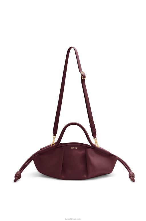 Loewe parlak napa dana derisinden küçük paseo çanta 02600414 kadınlar bordo