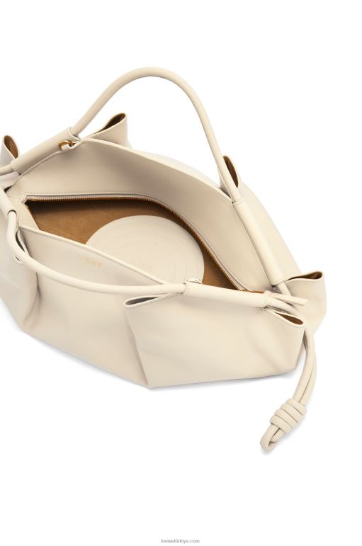 Loewe parlak napa dana derisinden paseo çanta 02600346 kadınlar Angora