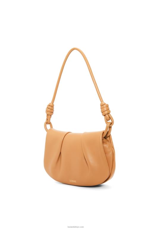 Loewe parlak napa dana derisinden paseo el çantası 02600334 kadınlar sıcak çöl