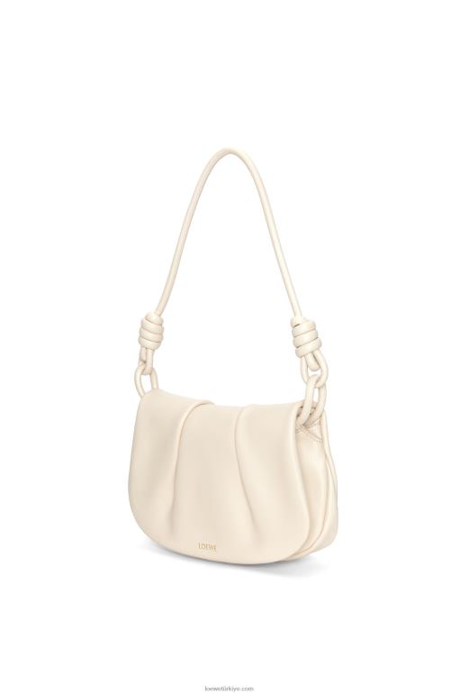 Loewe parlak napa dana derisinden paseo el çantası 02600336 kadınlar Angora