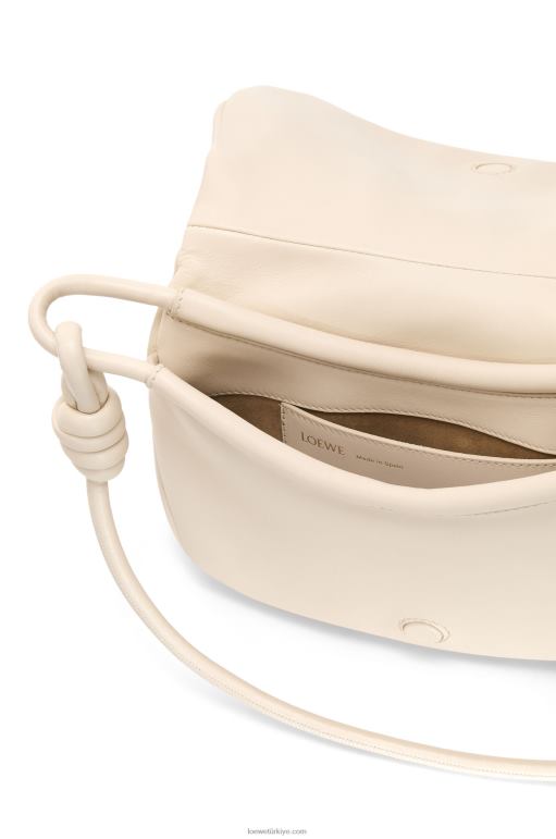 Loewe parlak napa dana derisinden paseo el çantası 02600336 kadınlar Angora