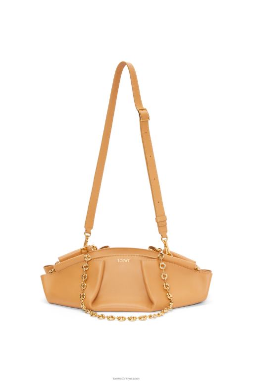 Loewe zincirli parlak napa dana derisinden küçük paseo çanta 02600421 kadınlar sıcak çöl
