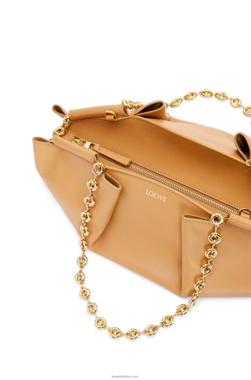Loewe zincirli parlak napa dana derisinden küçük paseo çanta 02600421 kadınlar sıcak çöl