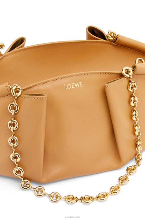 Loewe zincirli parlak napa dana derisinden küçük paseo çanta 02600421 kadınlar sıcak çöl