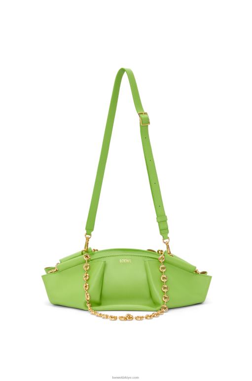 Loewe zincirli parlak napa dana derisinden küçük paseo çanta 02600422 kadınlar elma yeşili