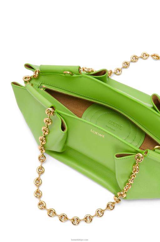 Loewe zincirli parlak napa dana derisinden küçük paseo çanta 02600422 kadınlar elma yeşili