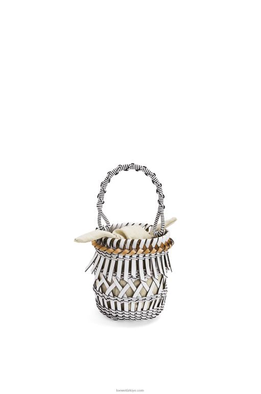 Loewe dana derisinden küçük püsküllü kova çantası 02600131 kadınlar beyaz