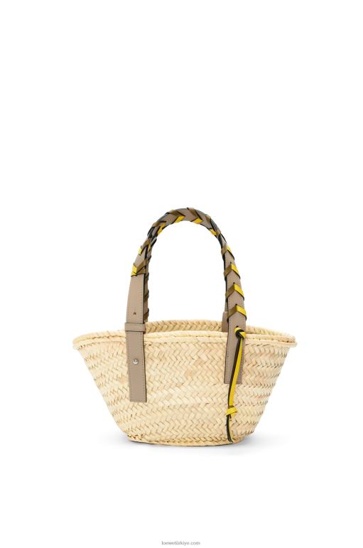 Loewe dana derisinden örgü saplı, palmiye yaprağından küçük sepet çanta 026005 kadınlar zeytin/kum