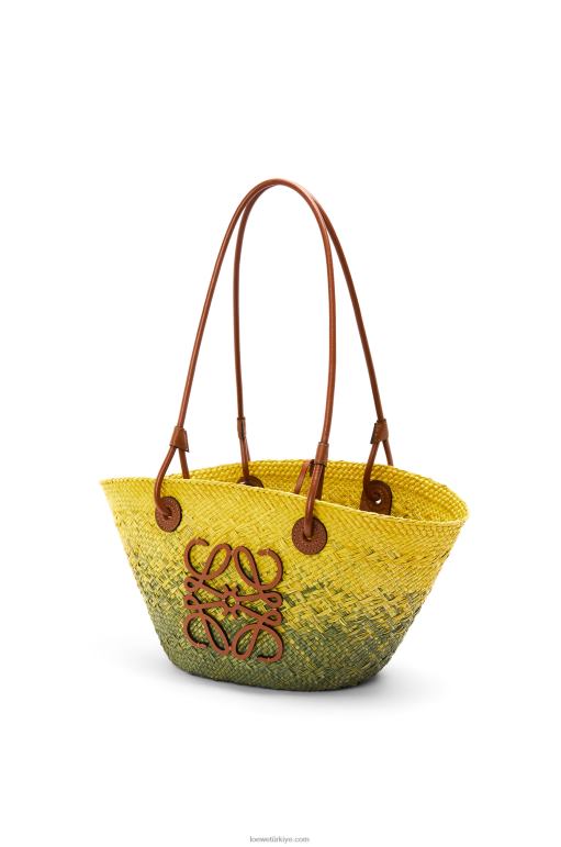 Loewe iraca avuç içi ve dana derisinden küçük anagram sepet çantası 0260064 kadınlar haki yeşil/sarı