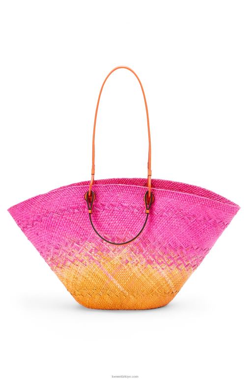 Loewe iraca palmiyesi ve dana derisinden büyük anagram sepet çantası 0260084 kadınlar fuşya/turuncu