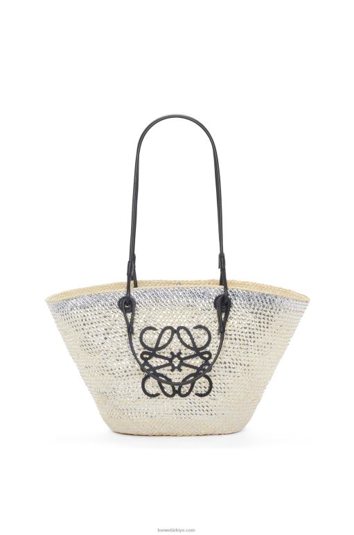 Loewe iraca palmiyesi ve dana derisinden köpüklü anagram sepet çantası 0260042 kadınlar doğal/gümüş