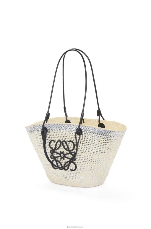 Loewe iraca palmiyesi ve dana derisinden köpüklü anagram sepet çantası 0260042 kadınlar doğal/gümüş