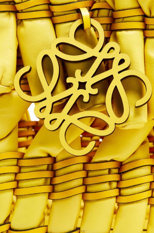 Loewe napa kuzu derisinden küçük boru sepet 0260092 kadınlar sarı