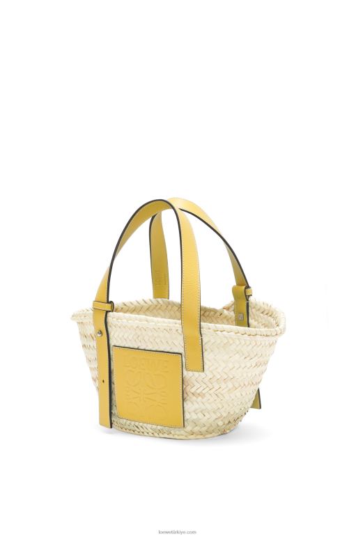 Loewe palmiye yaprağı ve dana derisinden küçük sepet çanta 0260050 kadınlar koyu sarı