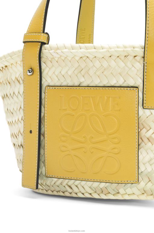 Loewe palmiye yaprağı ve dana derisinden küçük sepet çanta 0260050 kadınlar koyu sarı