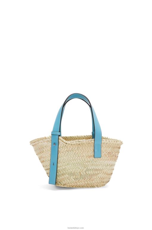 Loewe palmiye yaprağı ve dana derisinden küçük sepet çanta 0260057 kadınlar açık mavi