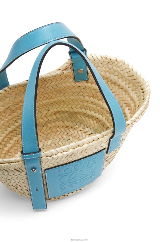 Loewe palmiye yaprağı ve dana derisinden küçük sepet çanta 0260057 kadınlar açık mavi