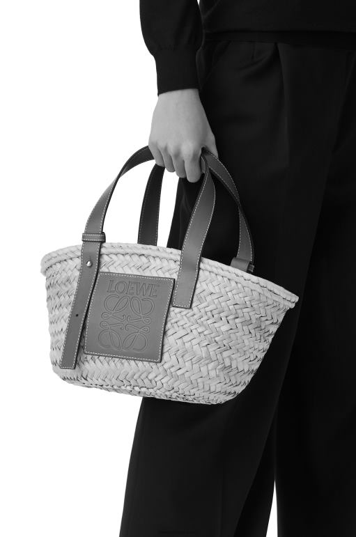 Loewe palmiye yaprağı ve dana derisinden küçük sepet çanta 0260081 kadınlar doğal/okyanus