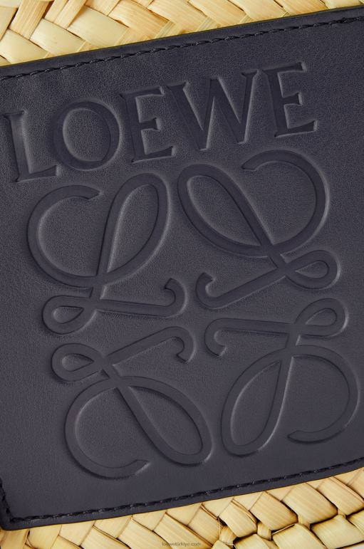 Loewe palmiye yaprağı ve dana derisinden küçük sepet çanta 0260081 kadınlar doğal/okyanus