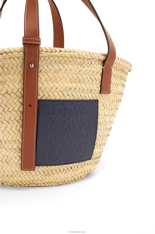 Loewe palmiye yaprağı ve dana derisinden sepet çanta 0260082 kadınlar doğal/okyanus