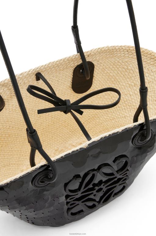Loewe payetli iraca palmiyesi ve dana derisinden küçük anagram sepeti 0260071 kadınlar siyah