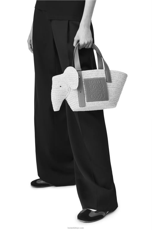 Loewe rafya ve dana derisinden küçük fil sepet çantası 0260079 kadınlar doğal/ten rengi