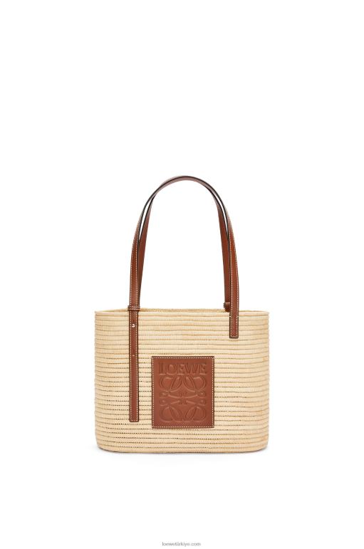 Loewe rafya ve dana derisinden küçük kare sepet çanta 0260046 kadınlar doğal/cevizli