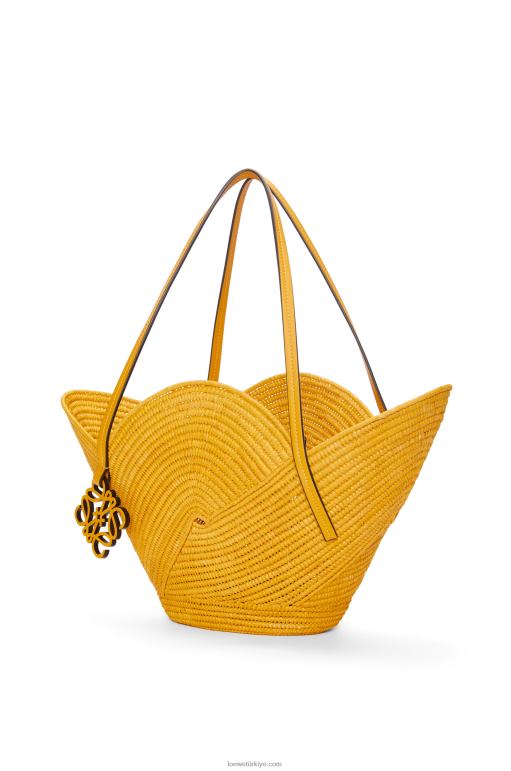 Loewe rafya ve dana derisinden petal sepet çanta 0260040 kadınlar okra