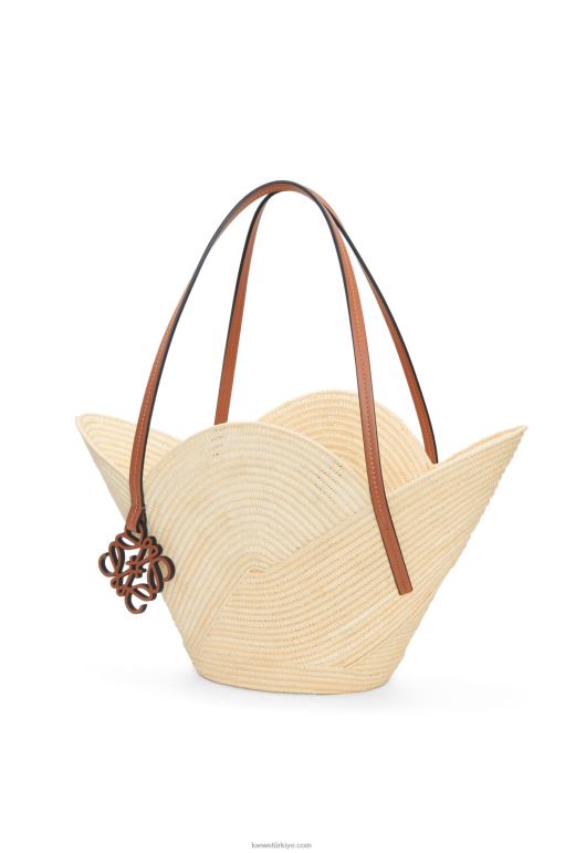 Loewe rafya ve dana derisinden petal sepet çanta 0260061 kadınlar doğal/ten rengi