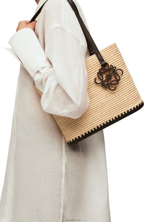 Loewe rafya ve kauçuktan küçük kare sepet çanta 0260045 kadınlar doğal/siyah