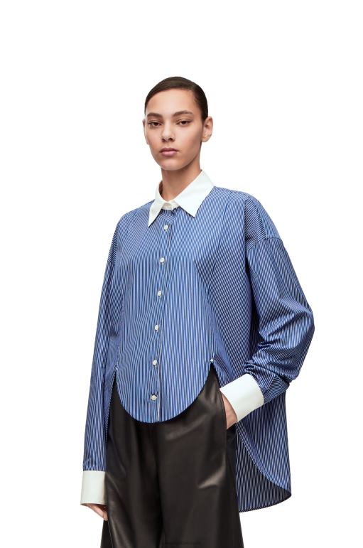 Loewe pamuklu poplinden çizgili plastron gömlek 02600892 kadınlar lacivert/beyaz