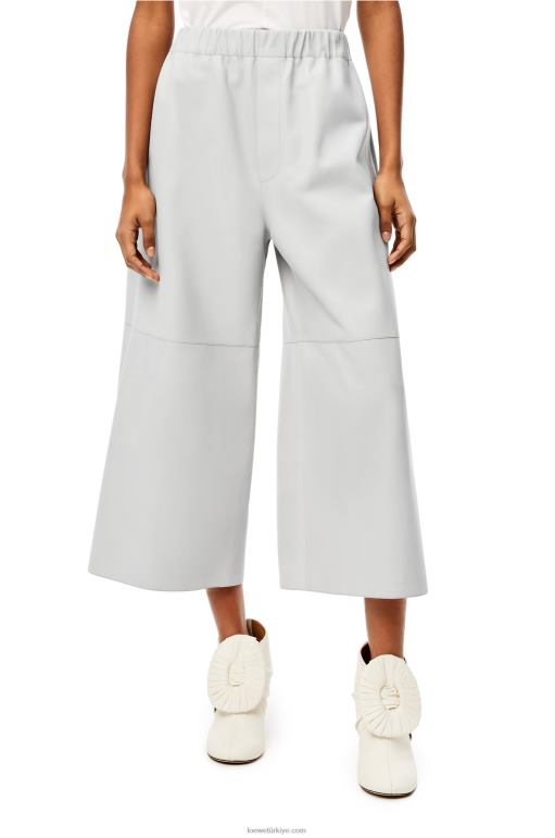 Loewe Nappa\'dan kısa, elastik pantolon 026001147 kadınlar açık gri