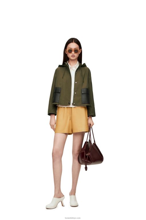 Loewe napa elastik şort 026001114 kadınlar kum/tereyağı